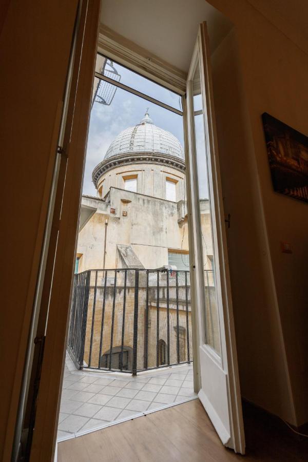 Duomo 77 - In The Heart Of The Historical Center By Elite Villas Naples Exterior photo